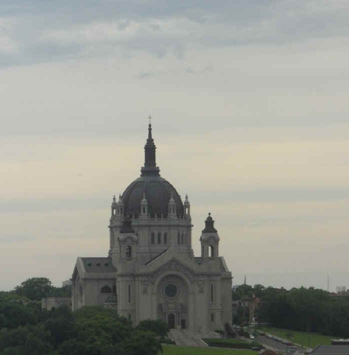 St Paul Cathedral_610x600.jpg (35668 bytes)