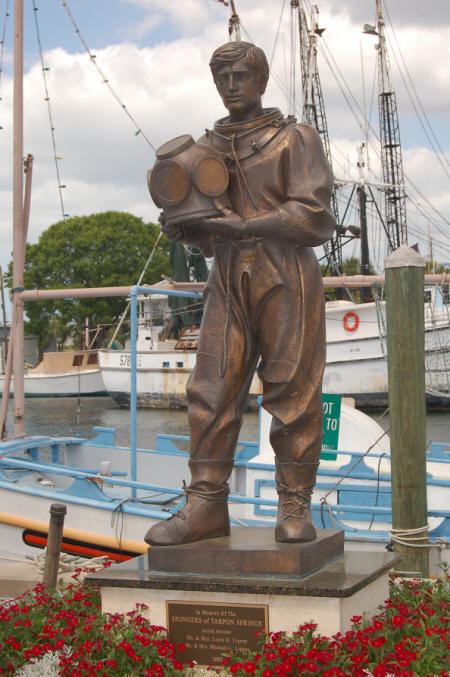 sculpture of sponge diver in Tarpon Springs