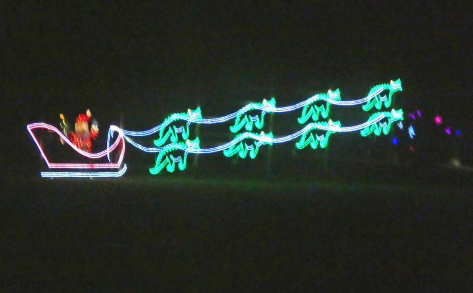 santa an dsleigh lights