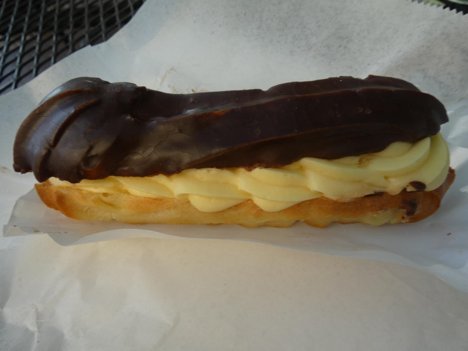 cholate eclair