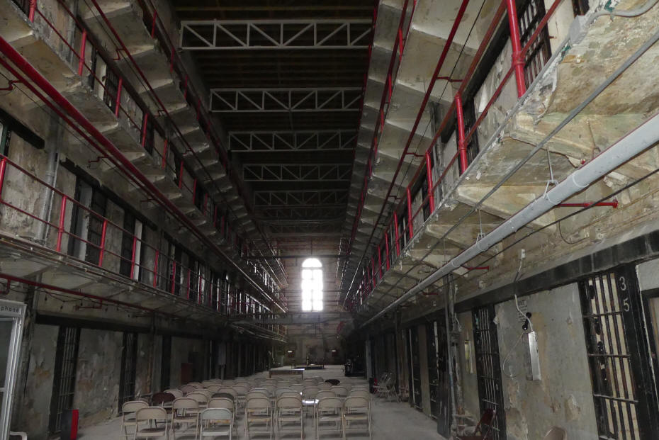 Inside Jefferson city prison