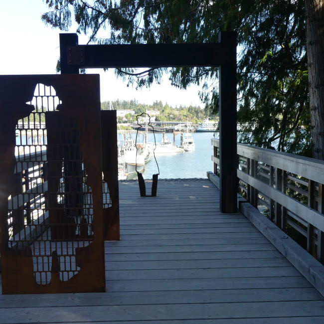 sculptures at dock at memorial 