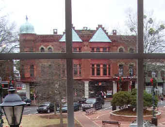 View of the Fitzpatrick Hotel from Laura Connely's loft.JPG (141944 bytes)