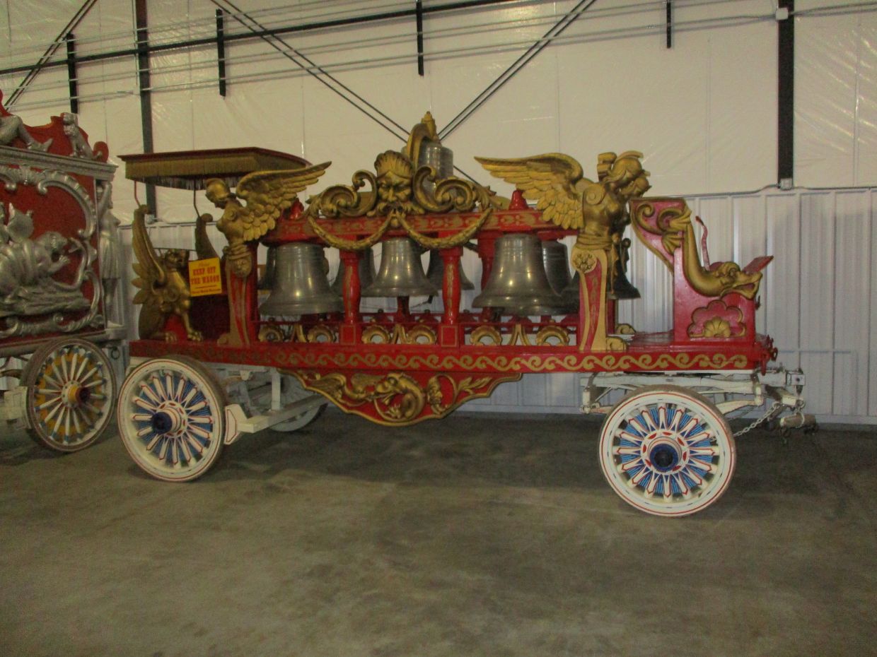 red circus bell wagon