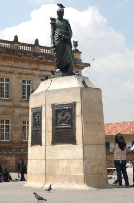 bolivar statue in Colombia