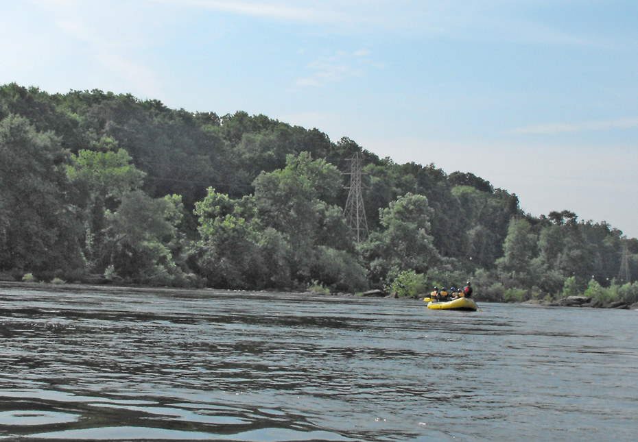 whitewater raft on chattachoochee river