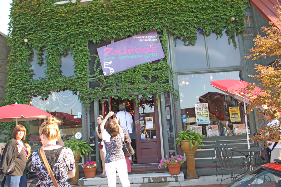 Exterior of Zydeco's Restaurant in Mooresville, IN