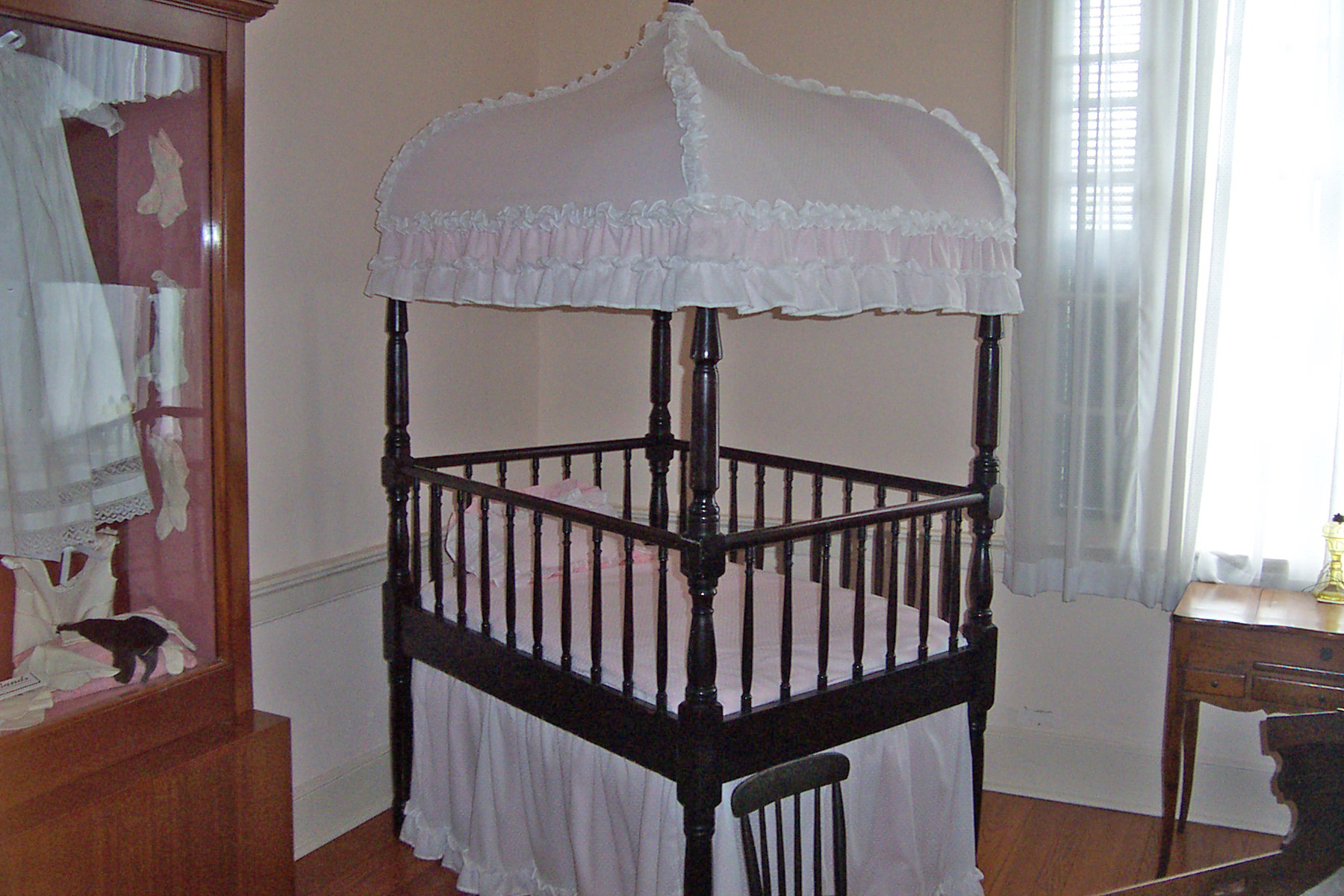 a crib used by Jefferson Davis's son at first white house of the confederay