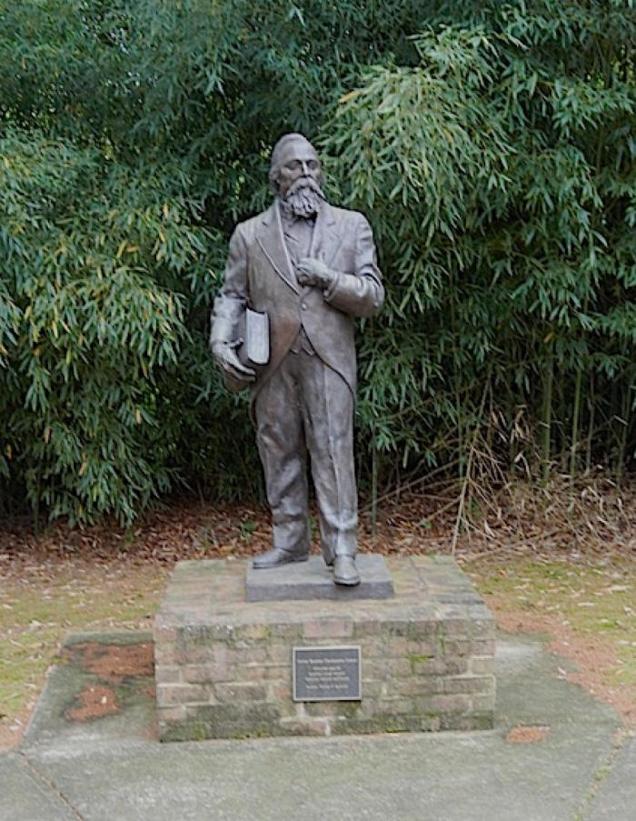 Sculpture of L Q Lamar in Oxford, MS