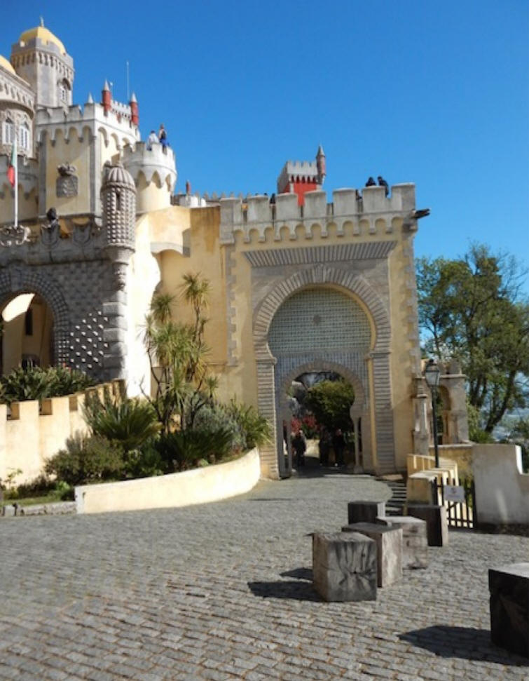 pena palace gate