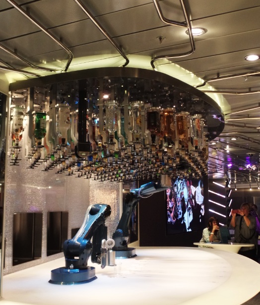 robo bartender on Anthem of the Seas 