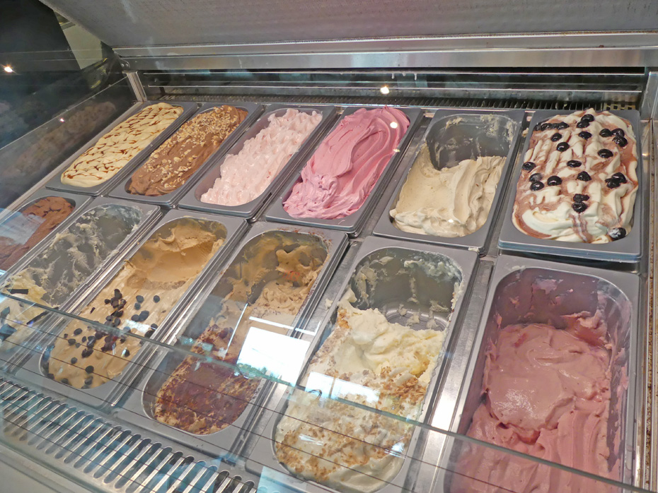 gellato in ice cream case